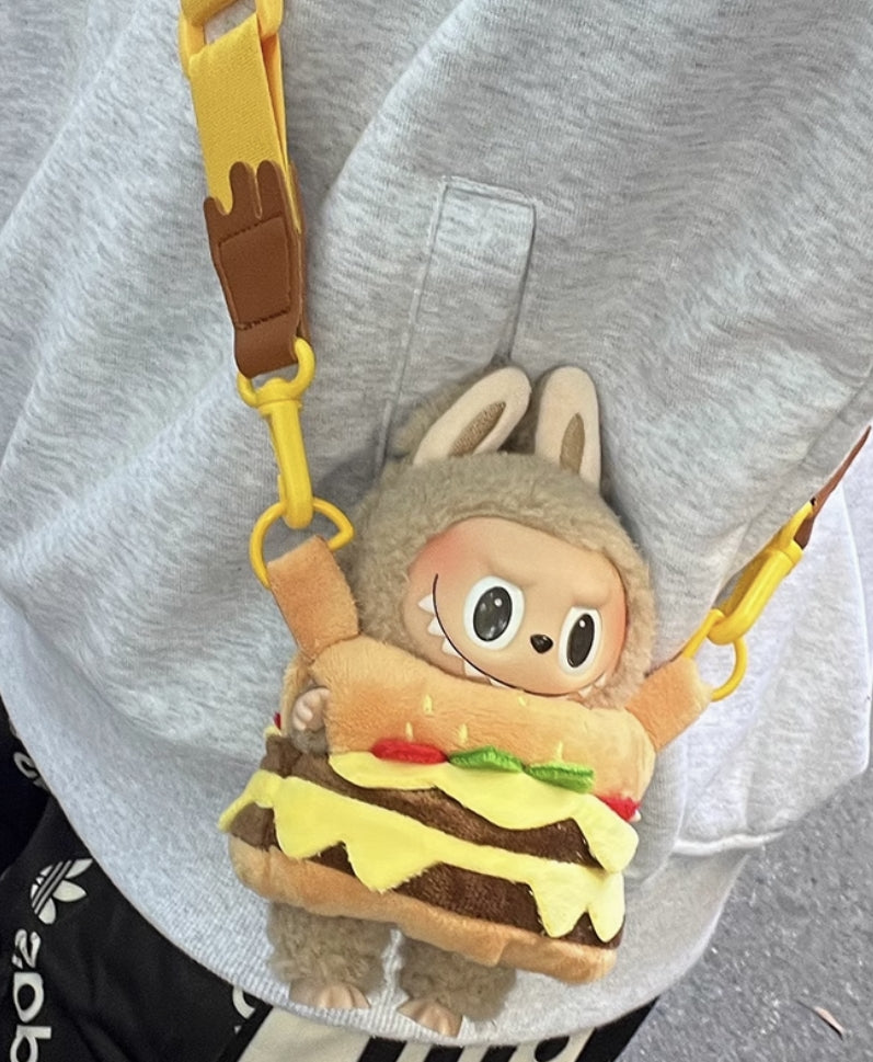 Labubu Hamburger Outfit met Hanger
