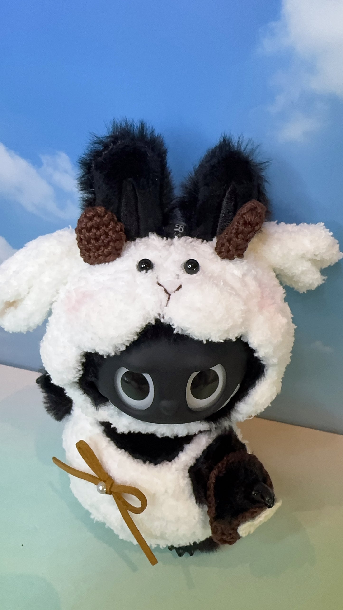 Labubu als Wit Schaapje