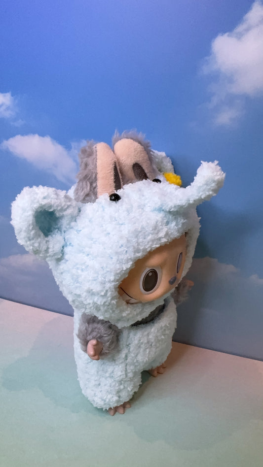 De Kleine Olifant - Labubu Kleren