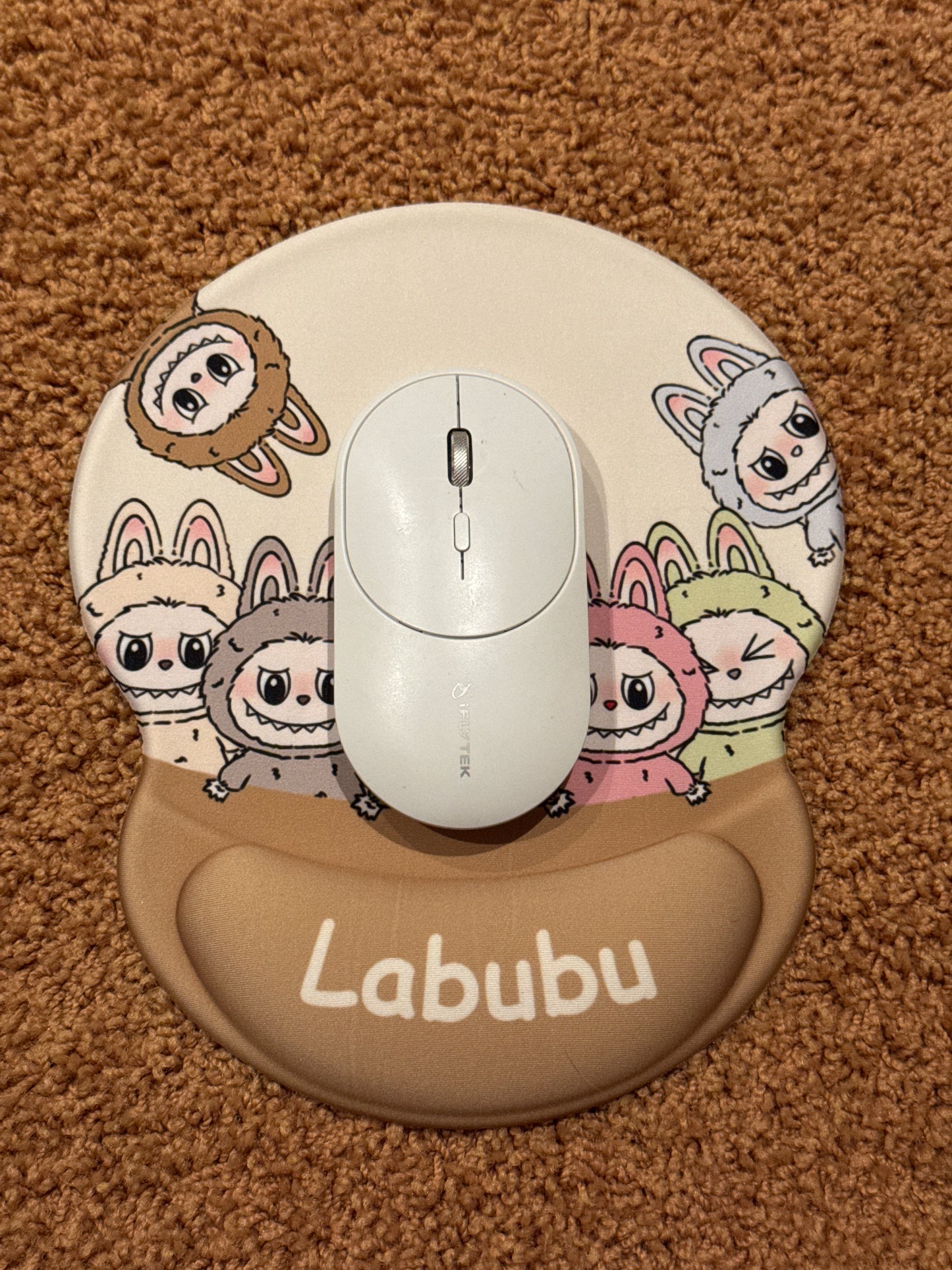 Mini Labubu Muismat – Schattig & Praktisch voor je Bureau! 🐭🖱️