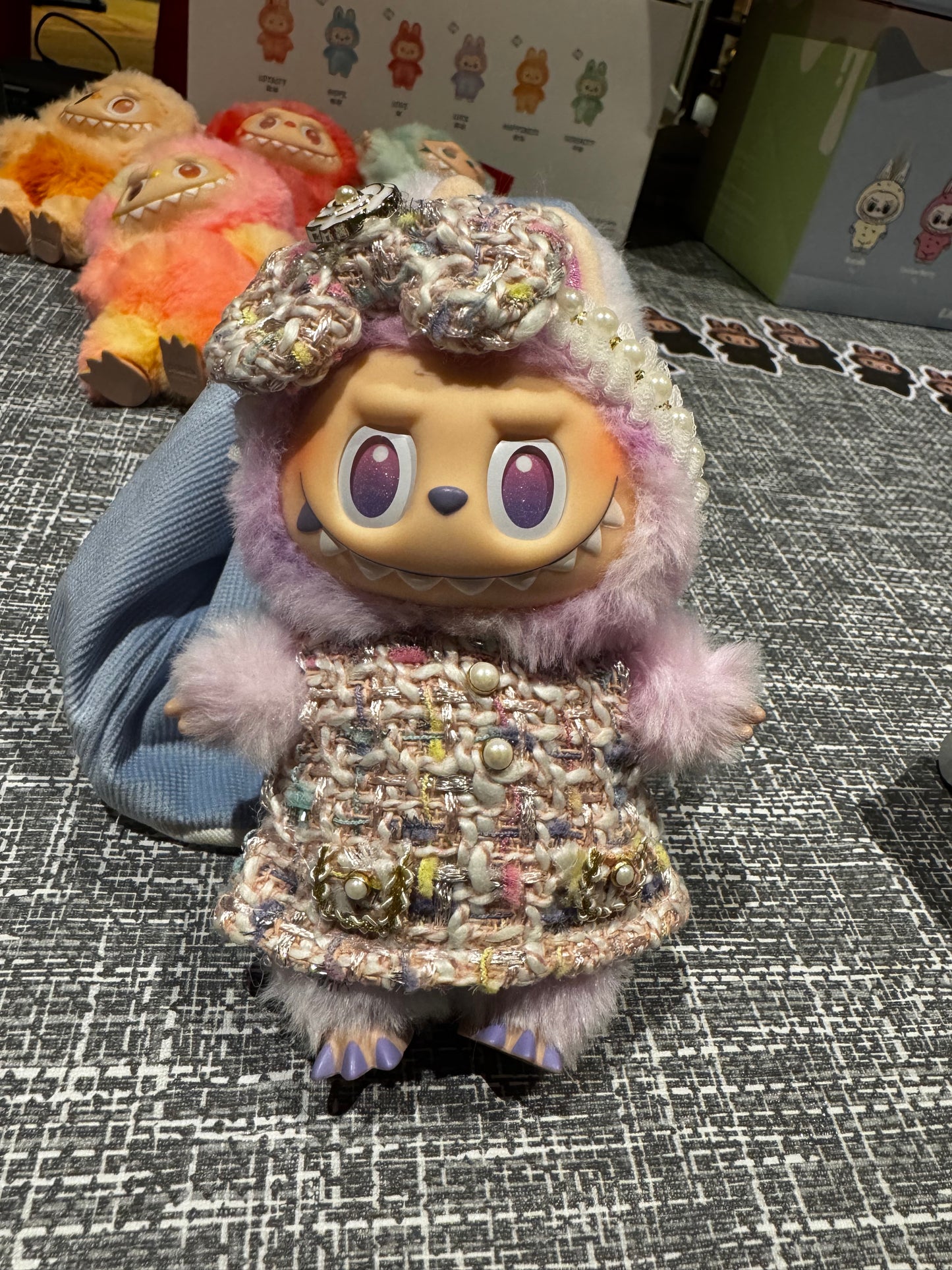 Labubu Lady Pakje met Bril en Haarstrik C