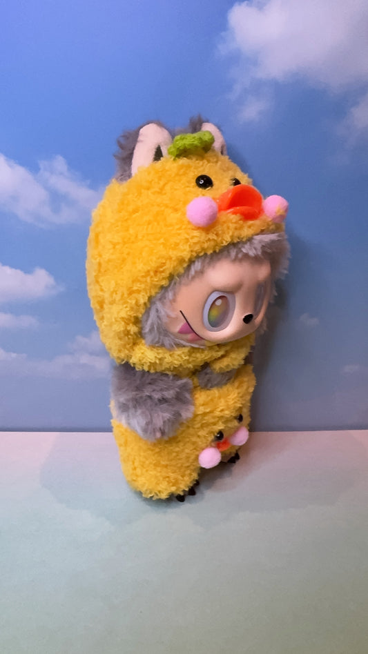 Labubu als Kuiken
