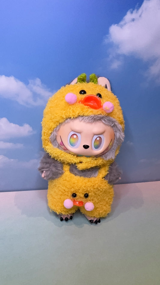 Labubu als Kuiken