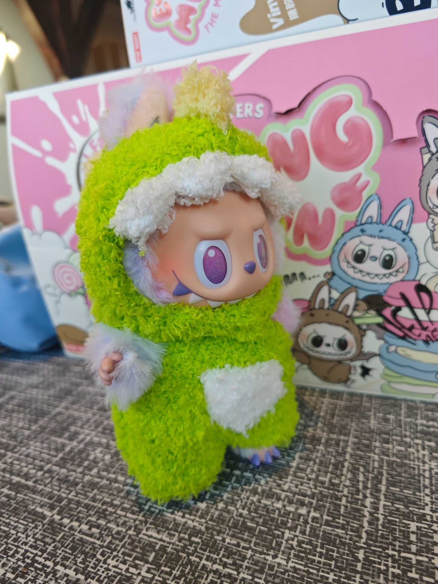 Labubu Lleding baby dinosaur set