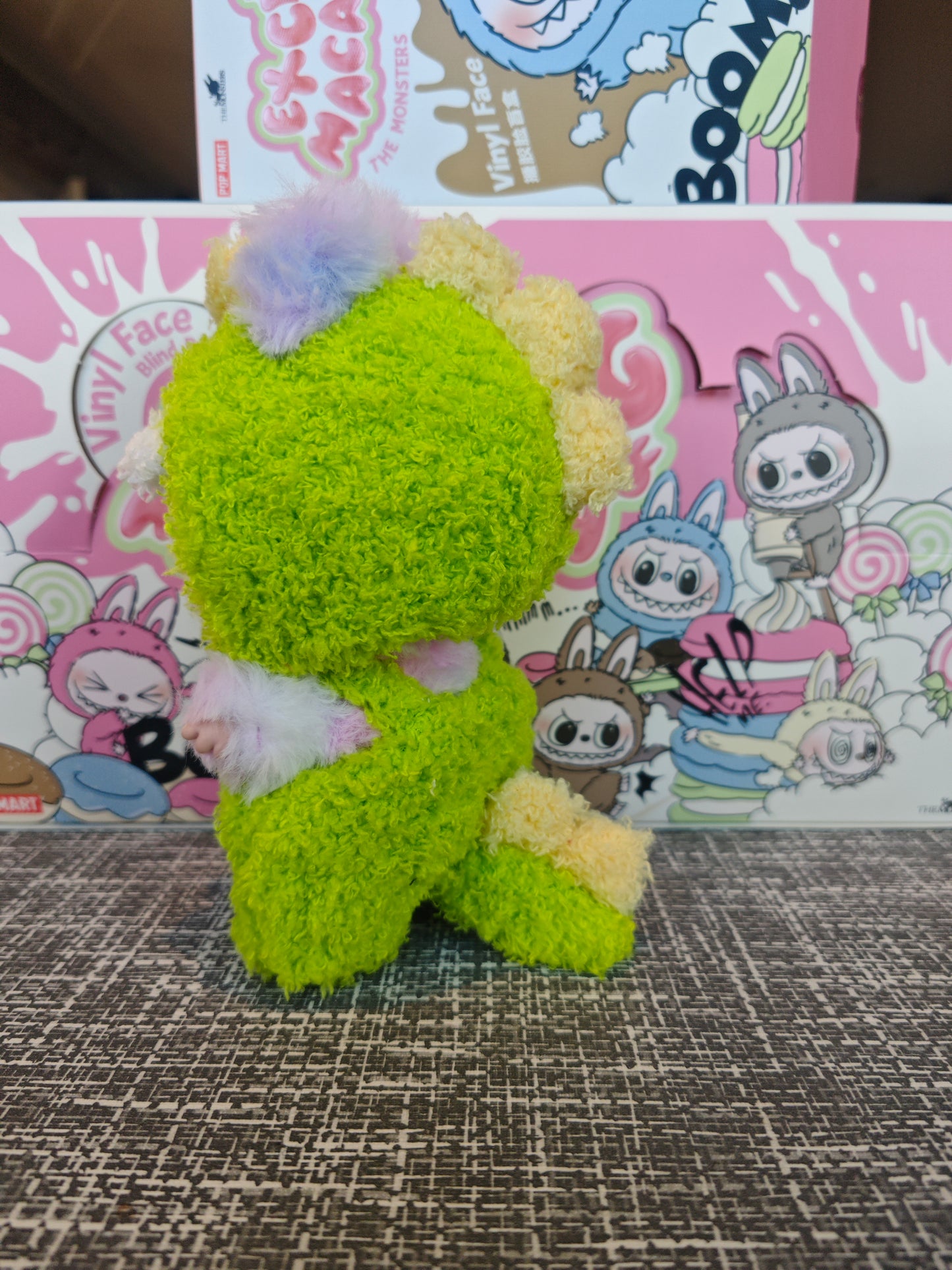 Labubu Lleding baby dinosaur set