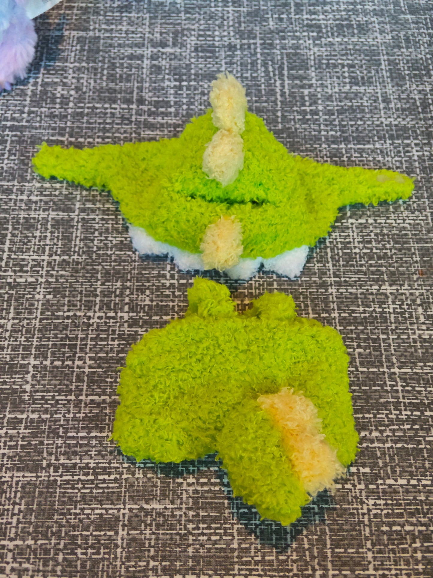 Labubu Lleding baby dinosaur set