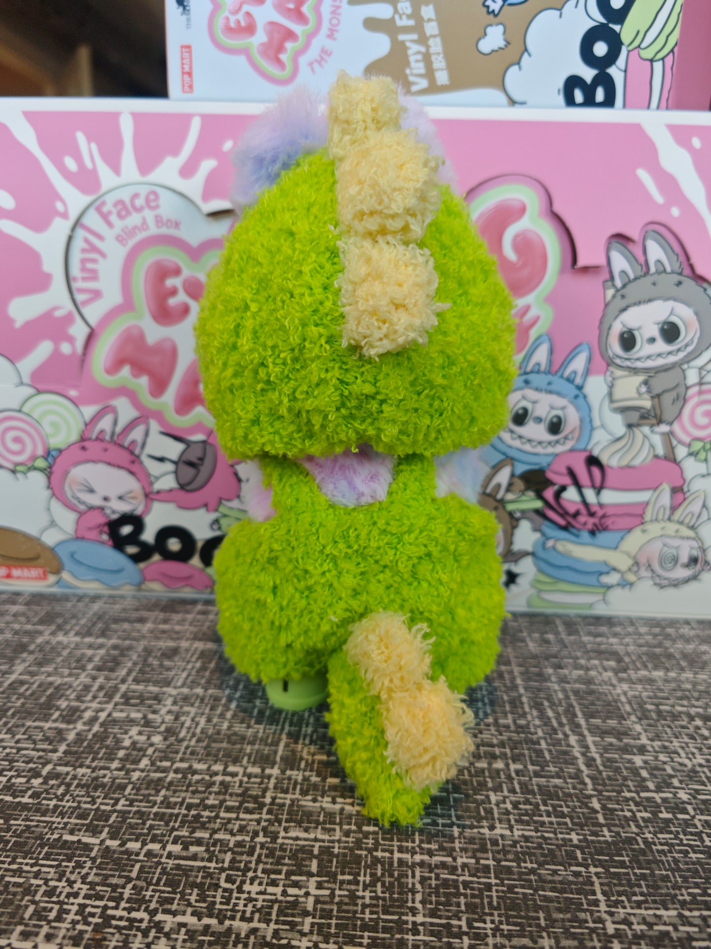 Labubu Lleding baby dinosaur set